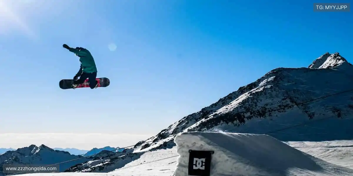 赛场之外，我们与你同在 —— 实时解说，深度分析！🎙️📊